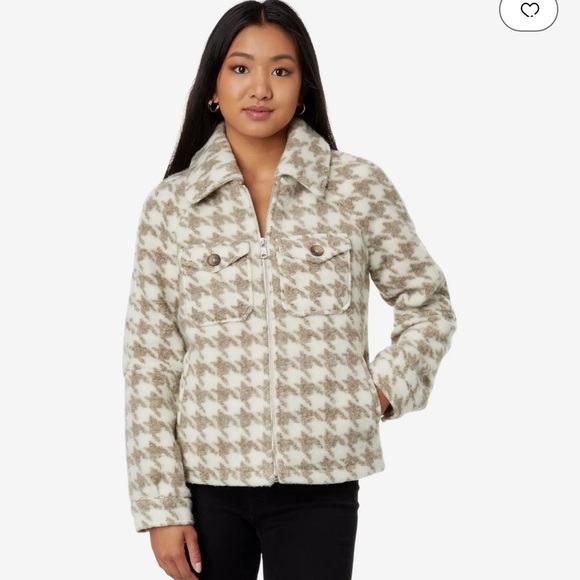 Avec Les Filles Jackets & Blazers - Avec Les Filles Plaid Utility Jacket‎ in Tan/Cream Houndstooth